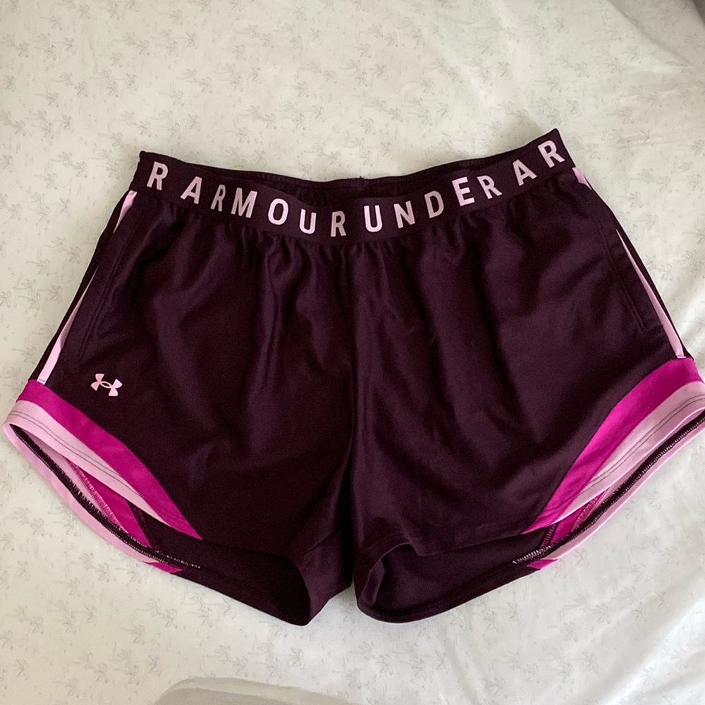 ✨EUC✨ UNDERARMOUR WOMENS PLAY UP 3.0 ATHLETIC SHORTS SZ L